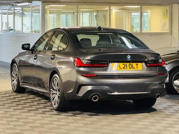 Used BMW 3 Series 2021 for sale - 76802228: Photo