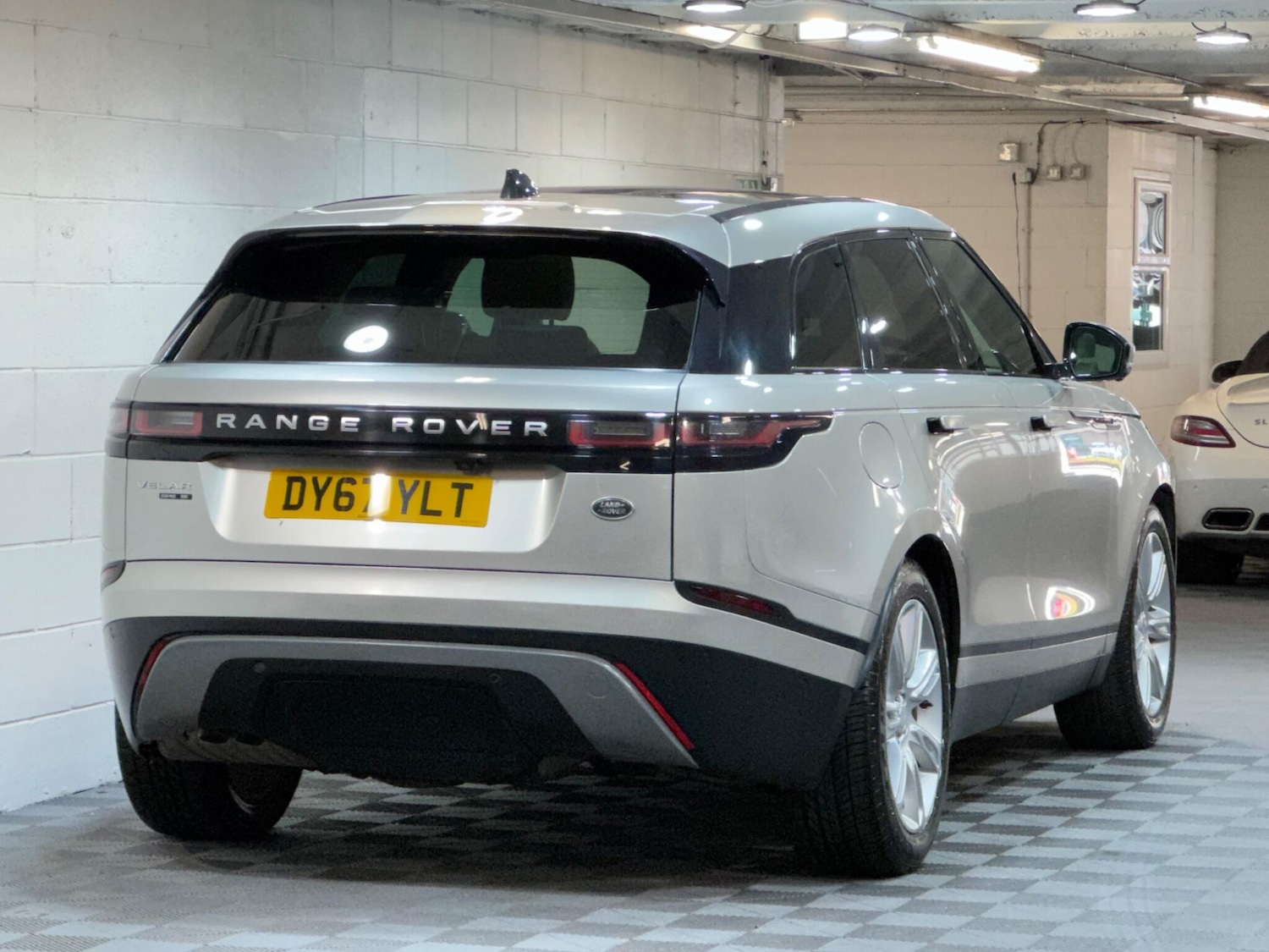Used Land Rover Range Rover Velar 2017 for sale - 78157493: Photo 4