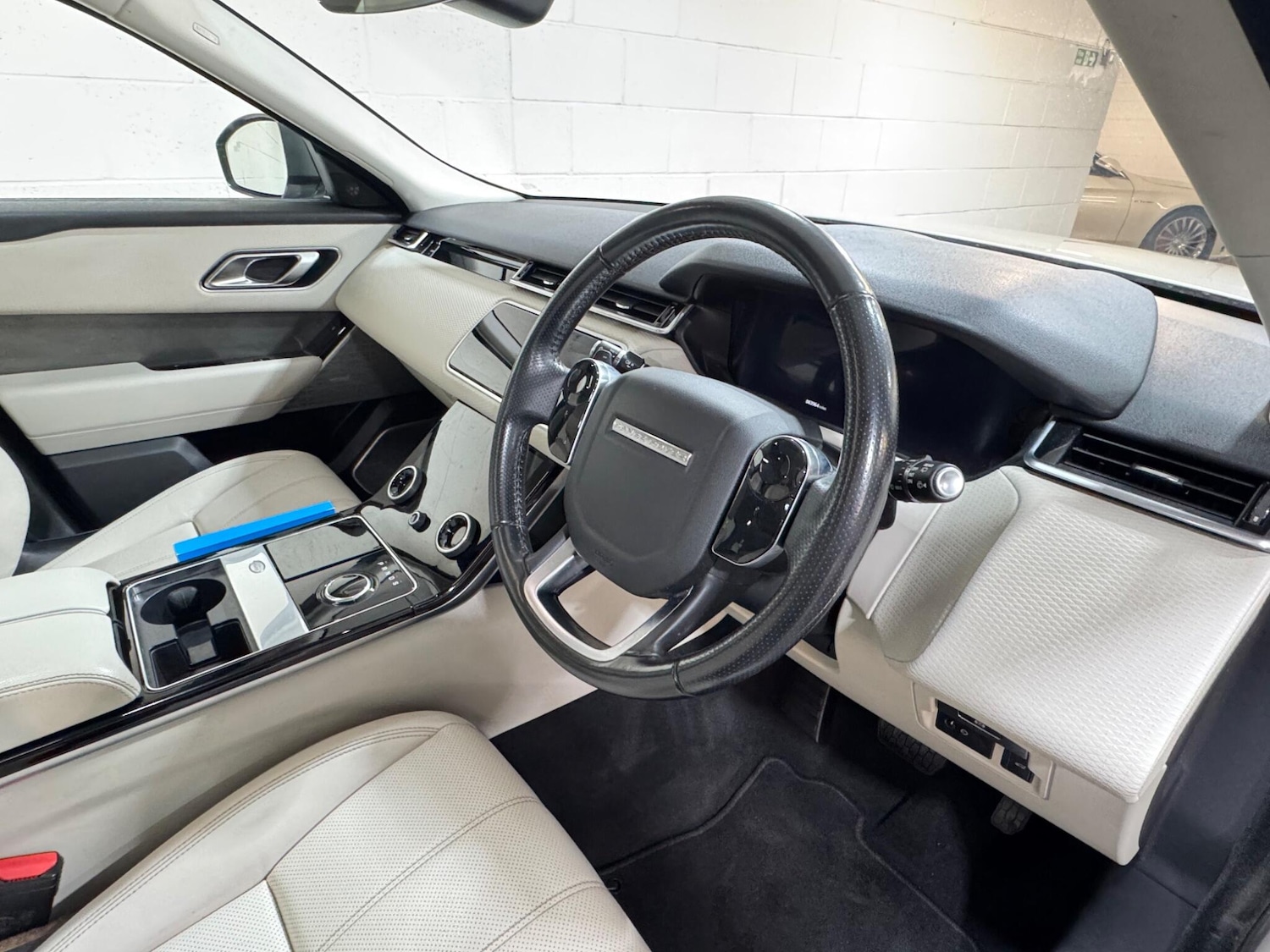 Used Land Rover Range Rover Velar 2017 for sale - 78157493: Photo 8