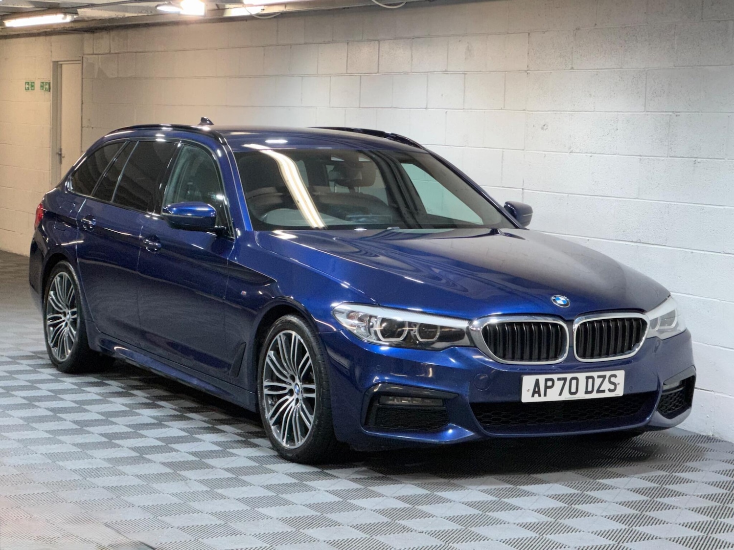Used BMW 5 Series 2020 for sale - 77611689: Photo 1