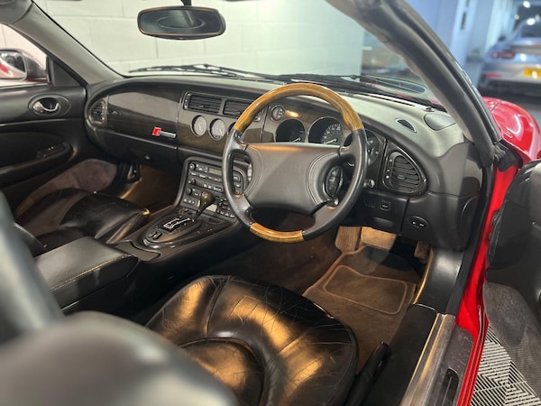 Used Jaguar XKR 1999 for sale - 73133517: Photo 8
