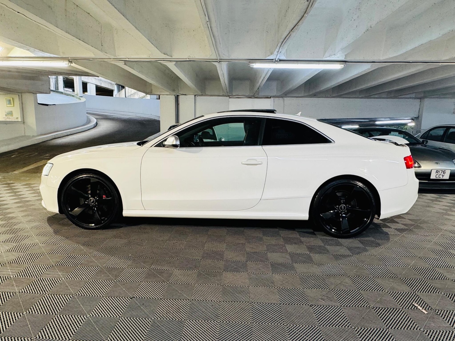 Used Audi RS5 2012 for sale - 77049671: Photo 2