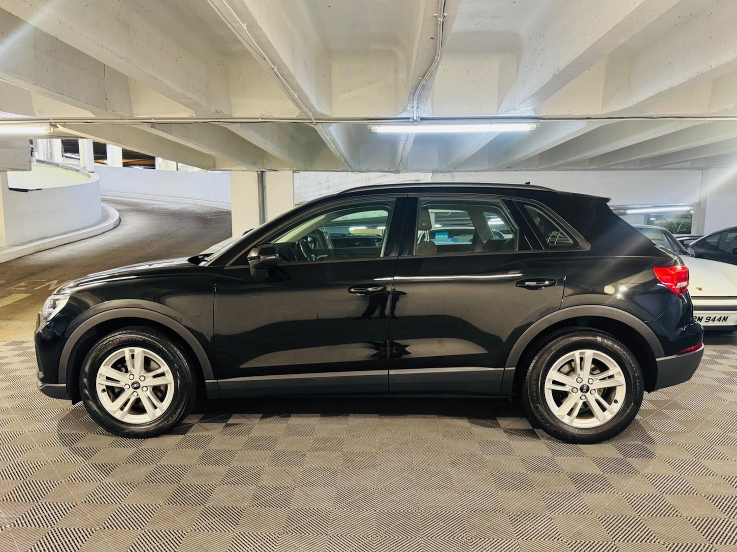 Used Audi Q3 for sale - 76992798: Photo 2