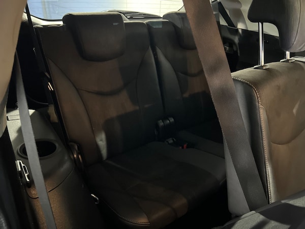 Used Toyota Prius+ 2015 for sale - 74690925: Photo 12
