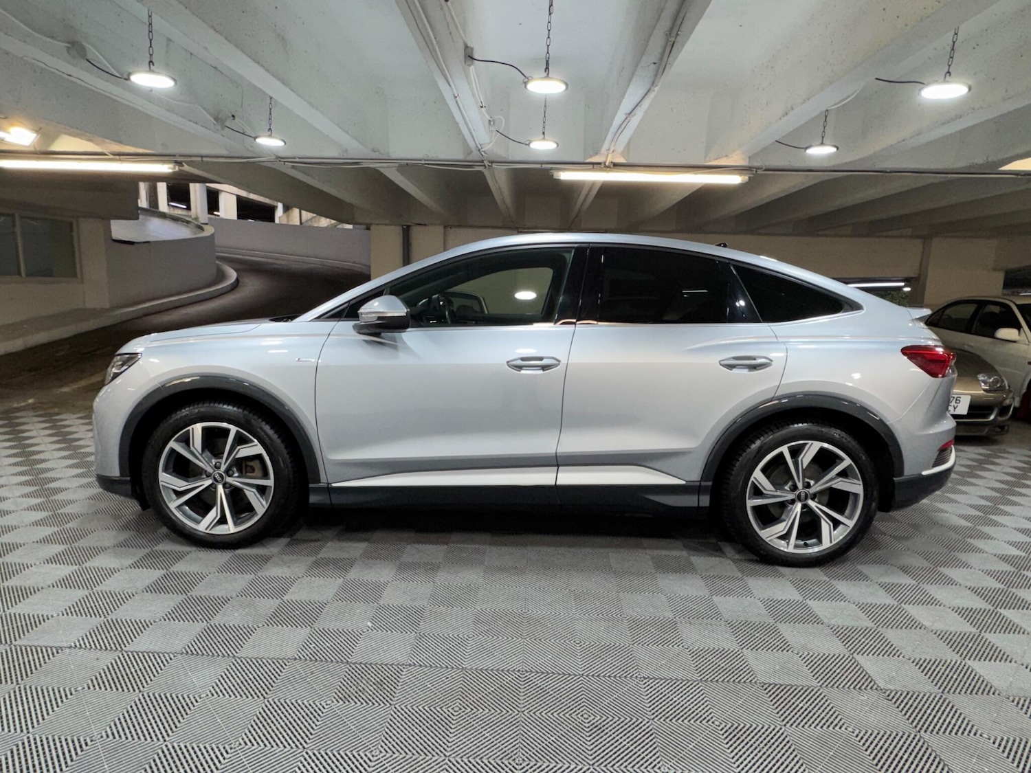 Used Audi Q4 e-tron 2021 for sale - 77612008: Photo 2