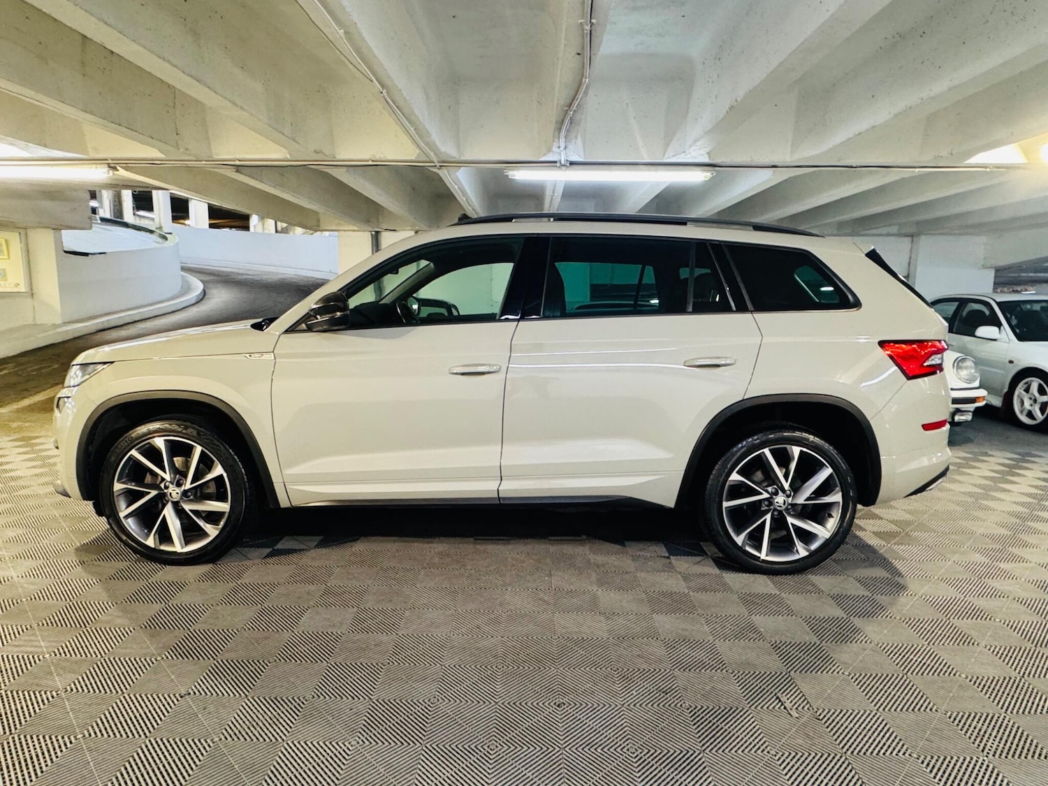 Used Skoda Kodiaq 2019 for sale - 76990885: Photo 2