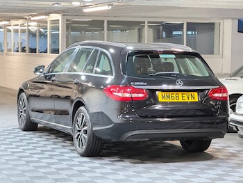 Used Mercedes-Benz C Class 2019 for sale - 77783171: Photo