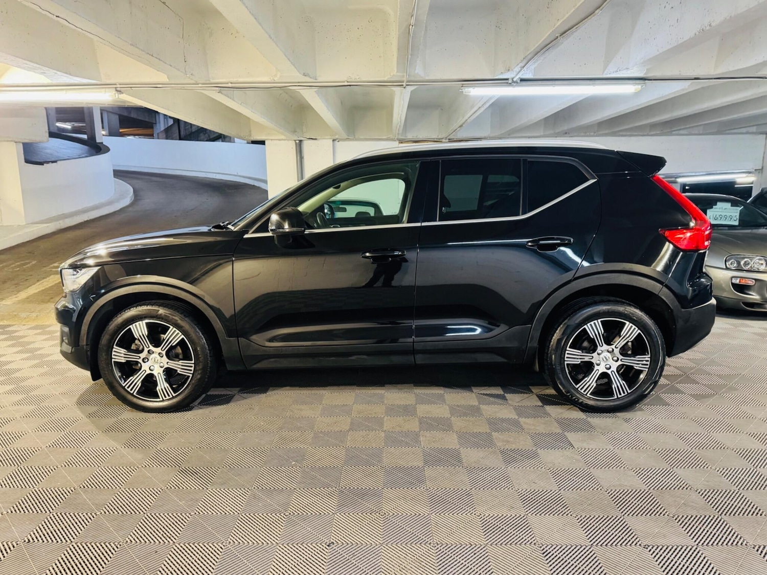 Used Volvo XC40 2021 for sale - 77081381: Photo 2