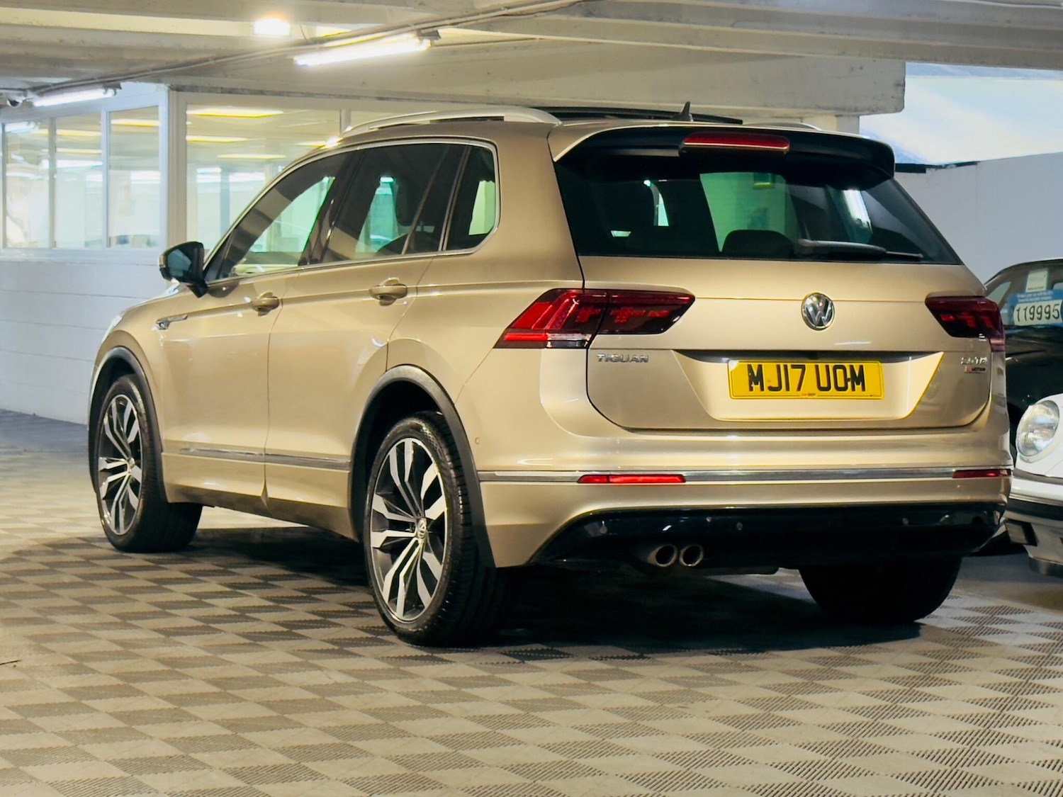 Used Volkswagen Tiguan 2017 for sale - 76989460: Photo 3