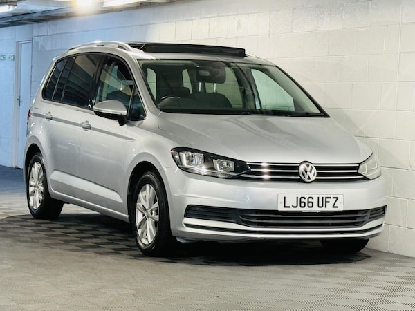 Used Volkswagen Touran 2016 for sale - 75350837: Photo 1