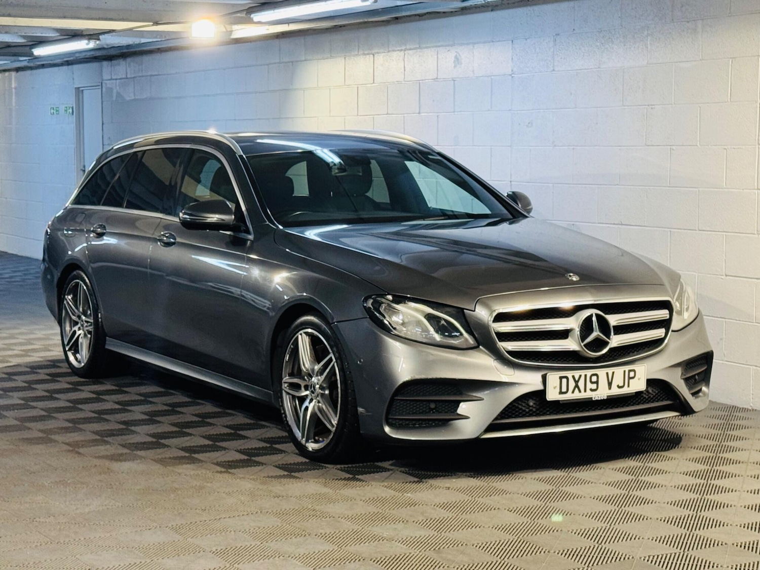 Used Mercedes-Benz E Class 2019 for sale - 76913194: Photo 1