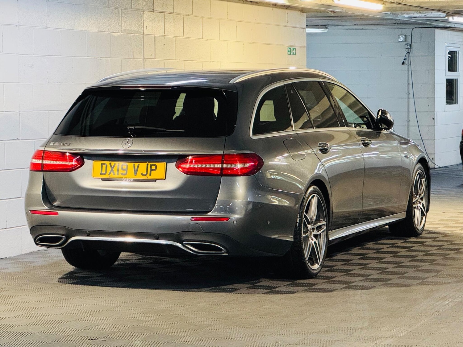 Used Mercedes-Benz E Class 2019 for sale - 76913194: Photo 4