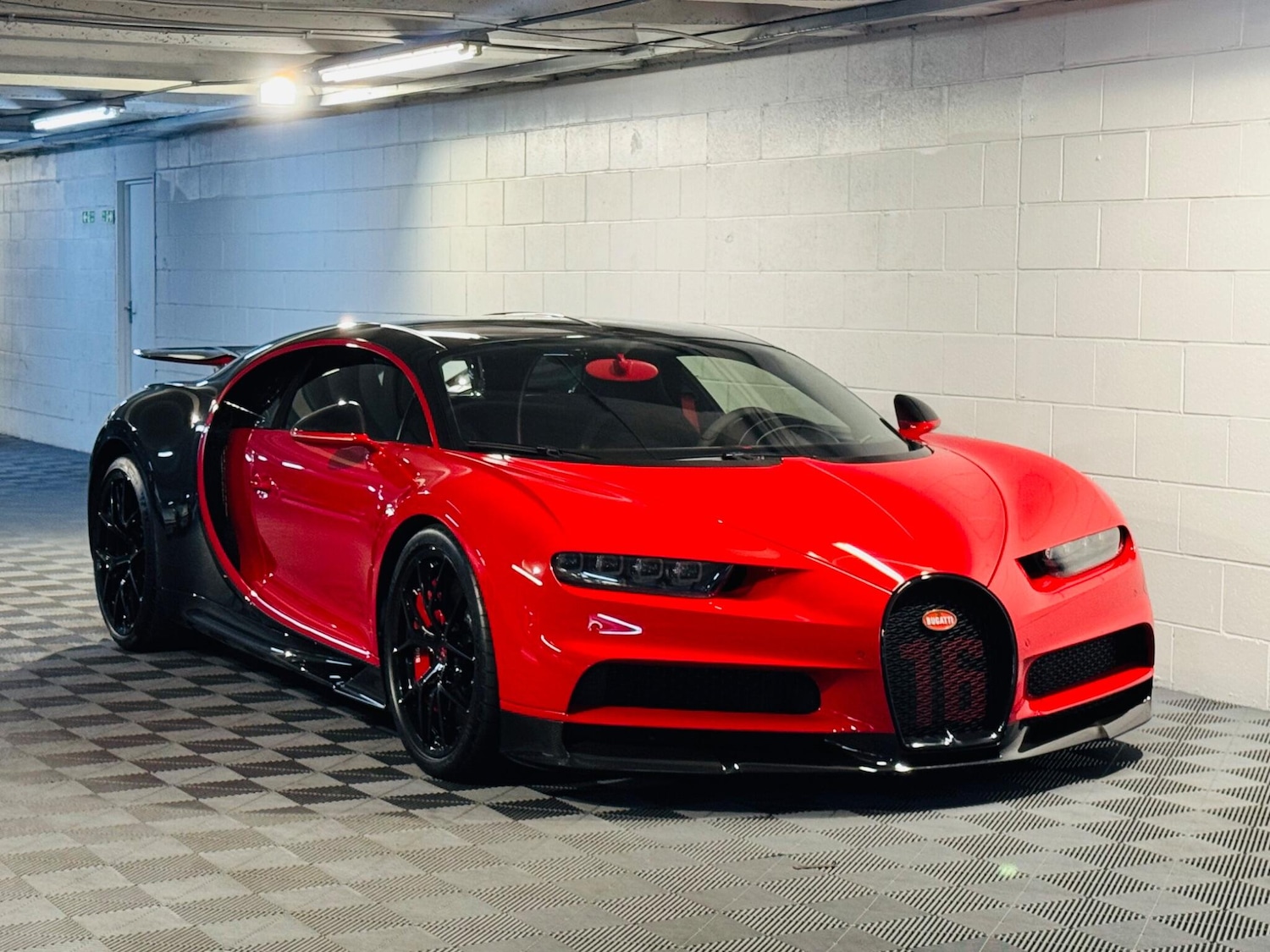 Used Bugatti Chiron for sale - 76476425: Photo 1