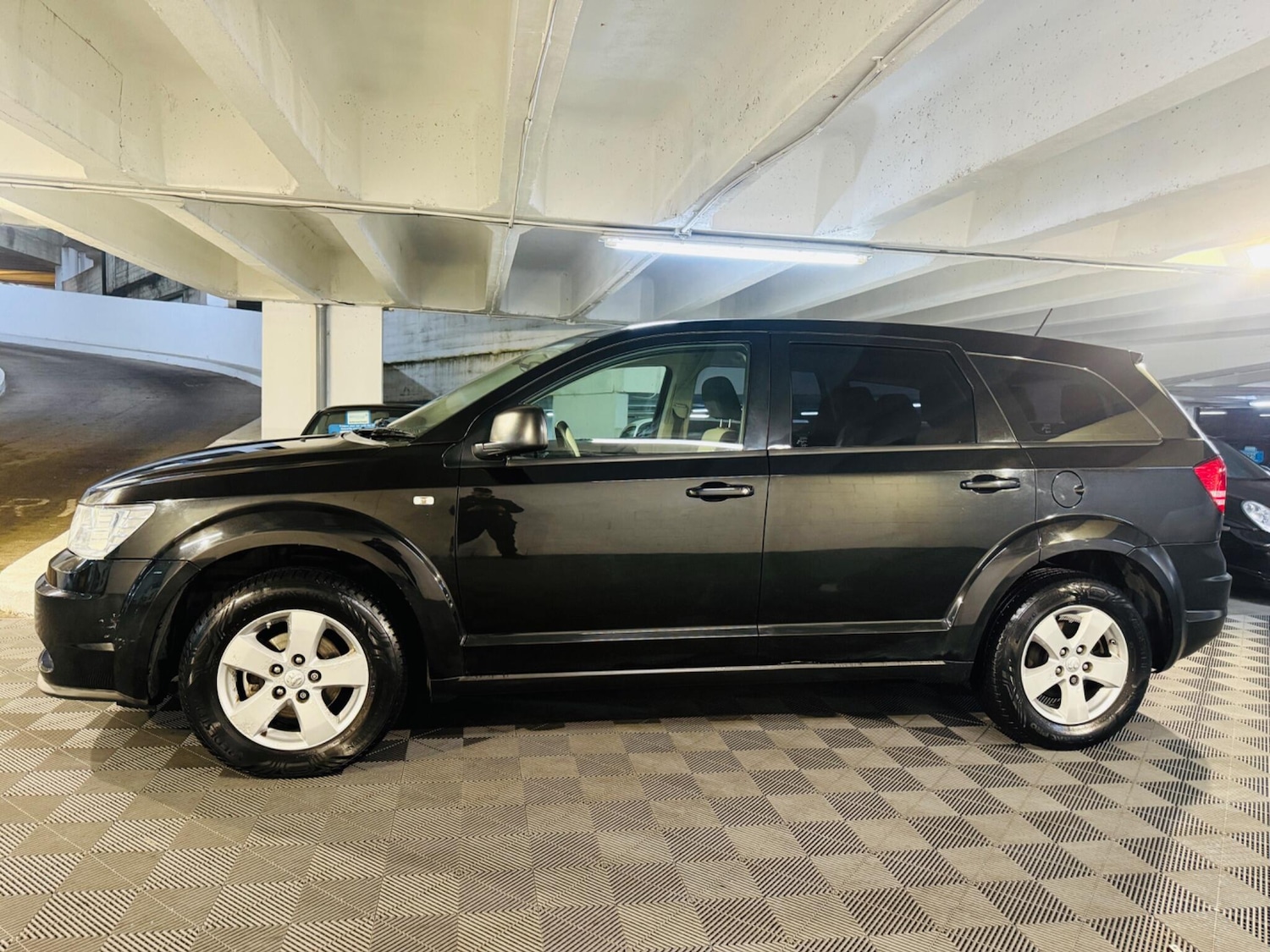Used Dodge Journey 2009 for sale - 76472432: Photo 2