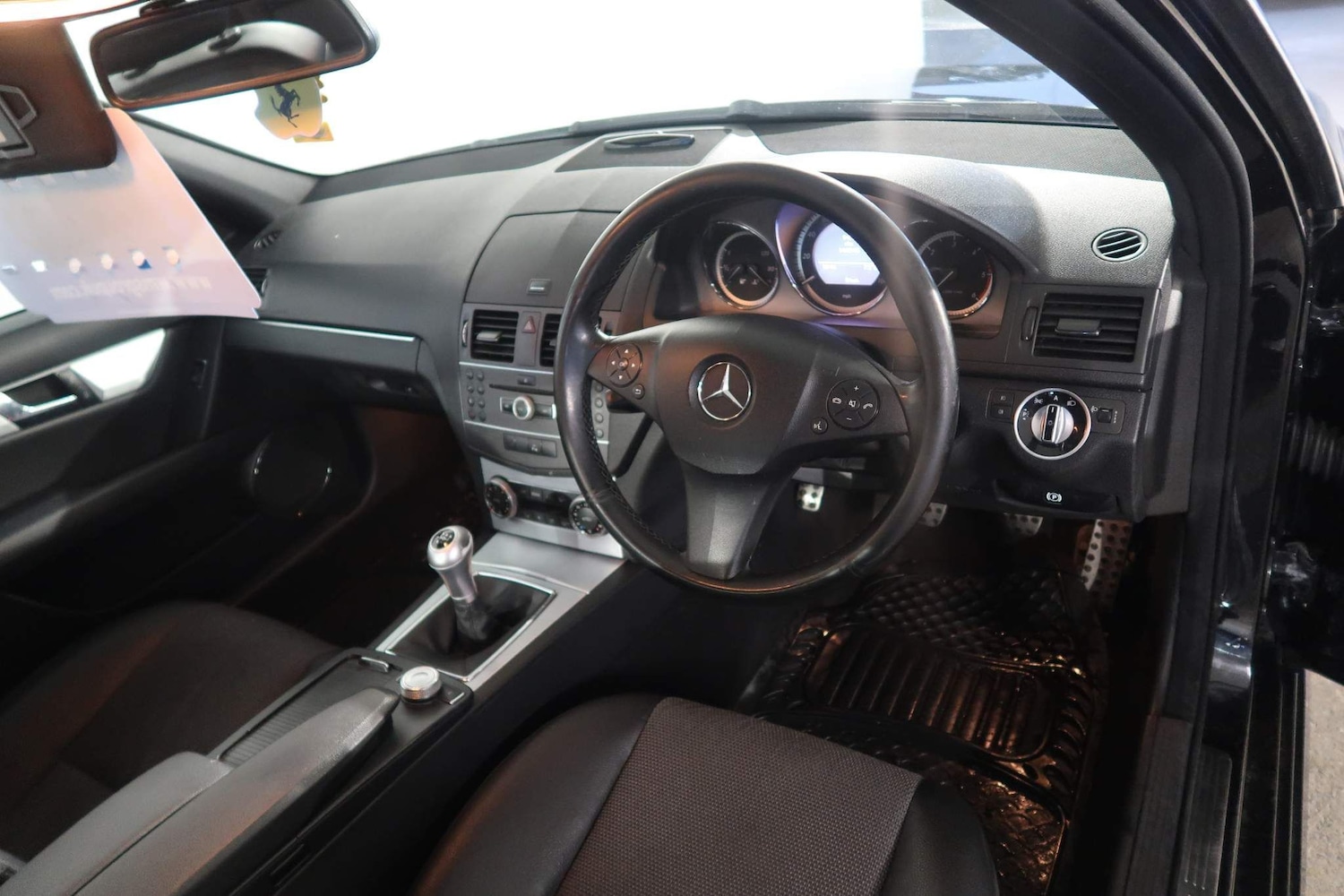 Used Mercedes-Benz C Class 2011 for sale - 76988187: Photo 8