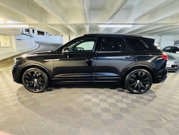 Used Volkswagen Touareg 2020 for sale - 77074819: Photo