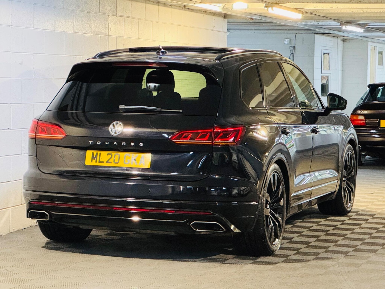 Used Volkswagen Touareg 2020 for sale - 77074819: Photo 4