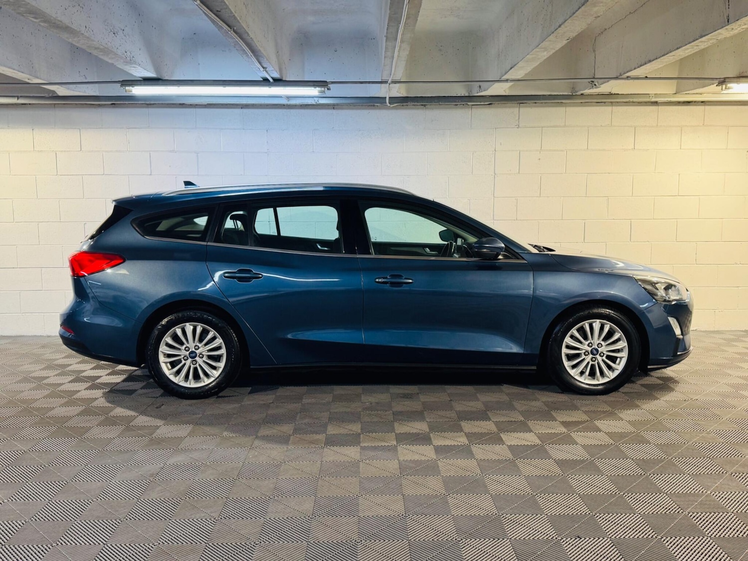 Used Ford Focus 2020 for sale - 76926885: Photo 5