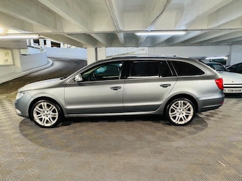 Used Skoda Superb 2011 for sale - 76020735: Photo
