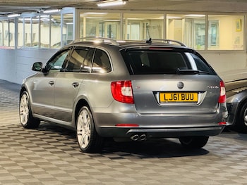 Used Skoda Superb 2011 for sale - 76020735: Photo