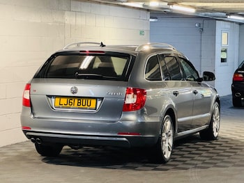 Used Skoda Superb 2011 for sale - 76020735: Photo