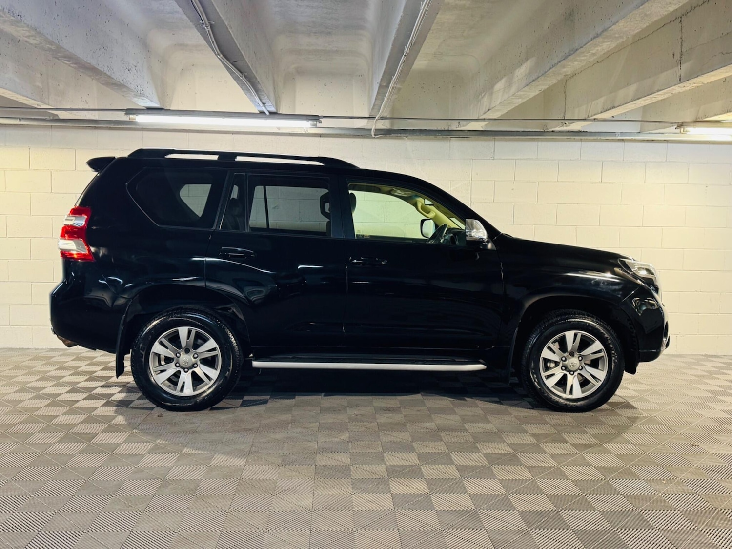 Used Toyota Land Cruiser 2016 for sale - 76992535: Photo 5