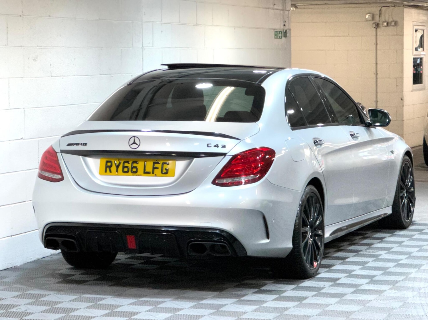 Used Mercedes-Benz C Class 2017 for sale - 77509705: Photo 5