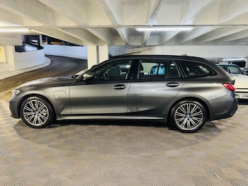 Used BMW 3 Series 2021 for sale - 76511939: Photo