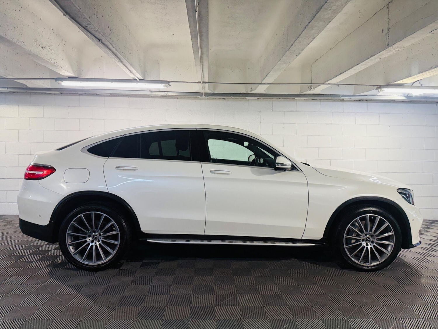 Used Mercedes-Benz GLC 2018 for sale - 76992152: Photo 5