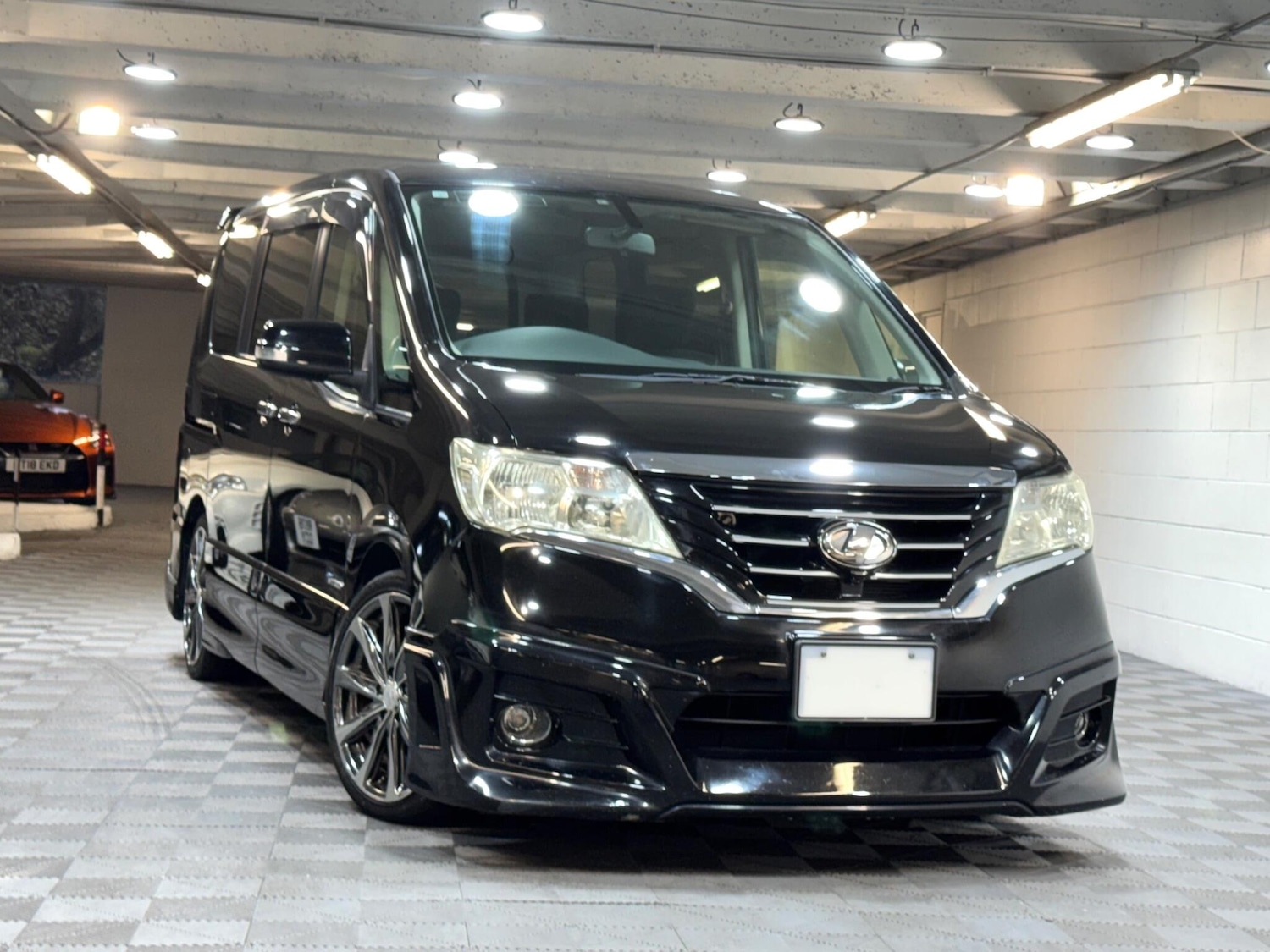 Used Nissan Serena for sale - 77344330: Photo 17