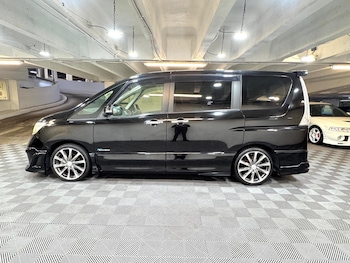 Used Nissan Serena 2013 for sale - 77344330: Photo