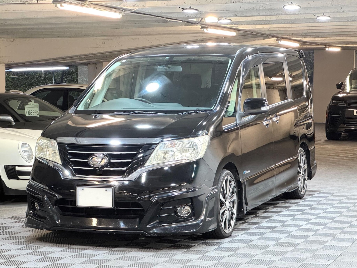 Used Nissan Serena for sale - 77344330: Photo 6