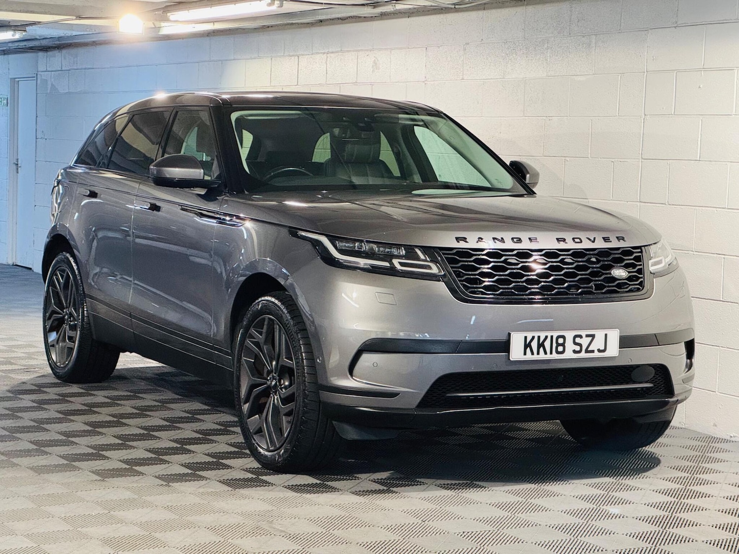 Used Land Rover Range Rover Velar 2018 for sale - 76073126: Photo 1