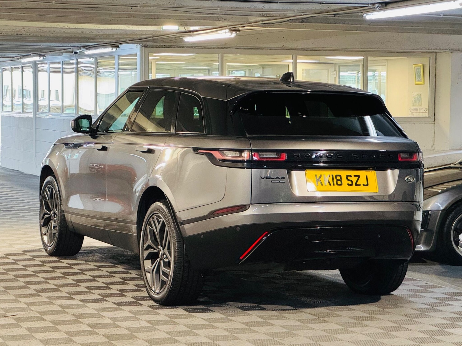 Used Land Rover Range Rover Velar 2018 for sale - 76073126: Photo 3