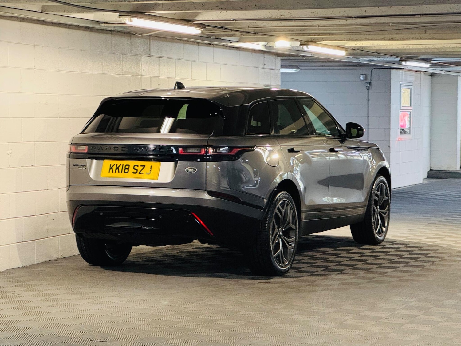 Used Land Rover Range Rover Velar 2018 for sale - 76073126: Photo 4