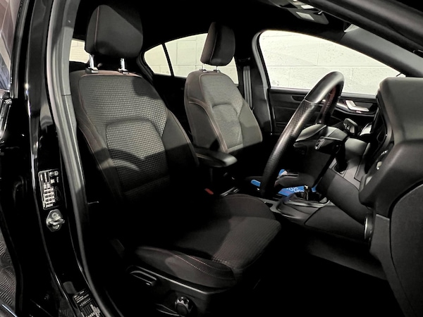 Used Ford Focus 2022 for sale - 74799319: Photo 7