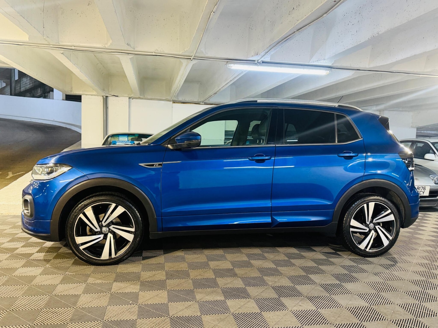 Used Volkswagen T-Cross 2020 for sale - 77029019: Photo 2