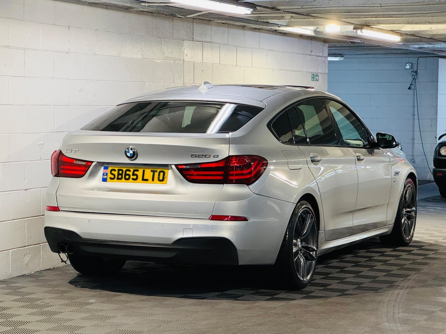 Used BMW 5 Series 2015 for sale - 76839349: Photo 4