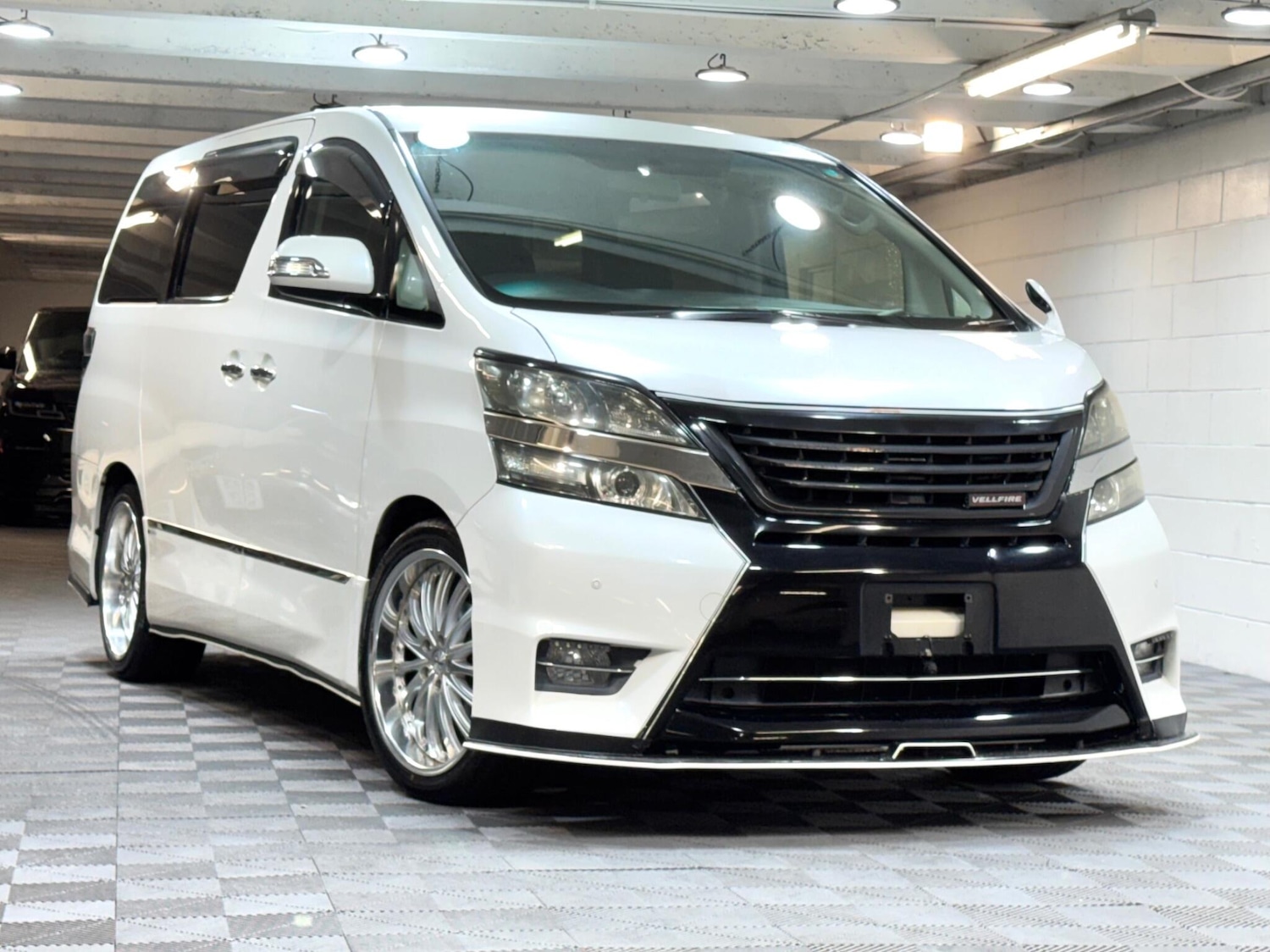 Used Toyota Vellfire for sale - 77351716: Photo 1