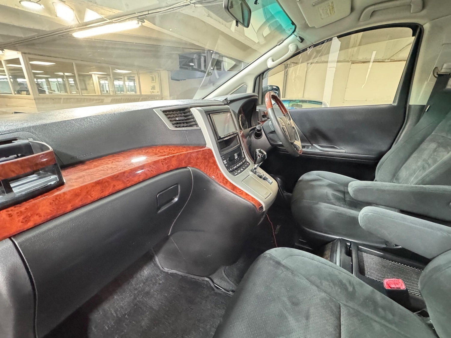 Used Toyota Vellfire for sale - 77351716: Photo 11