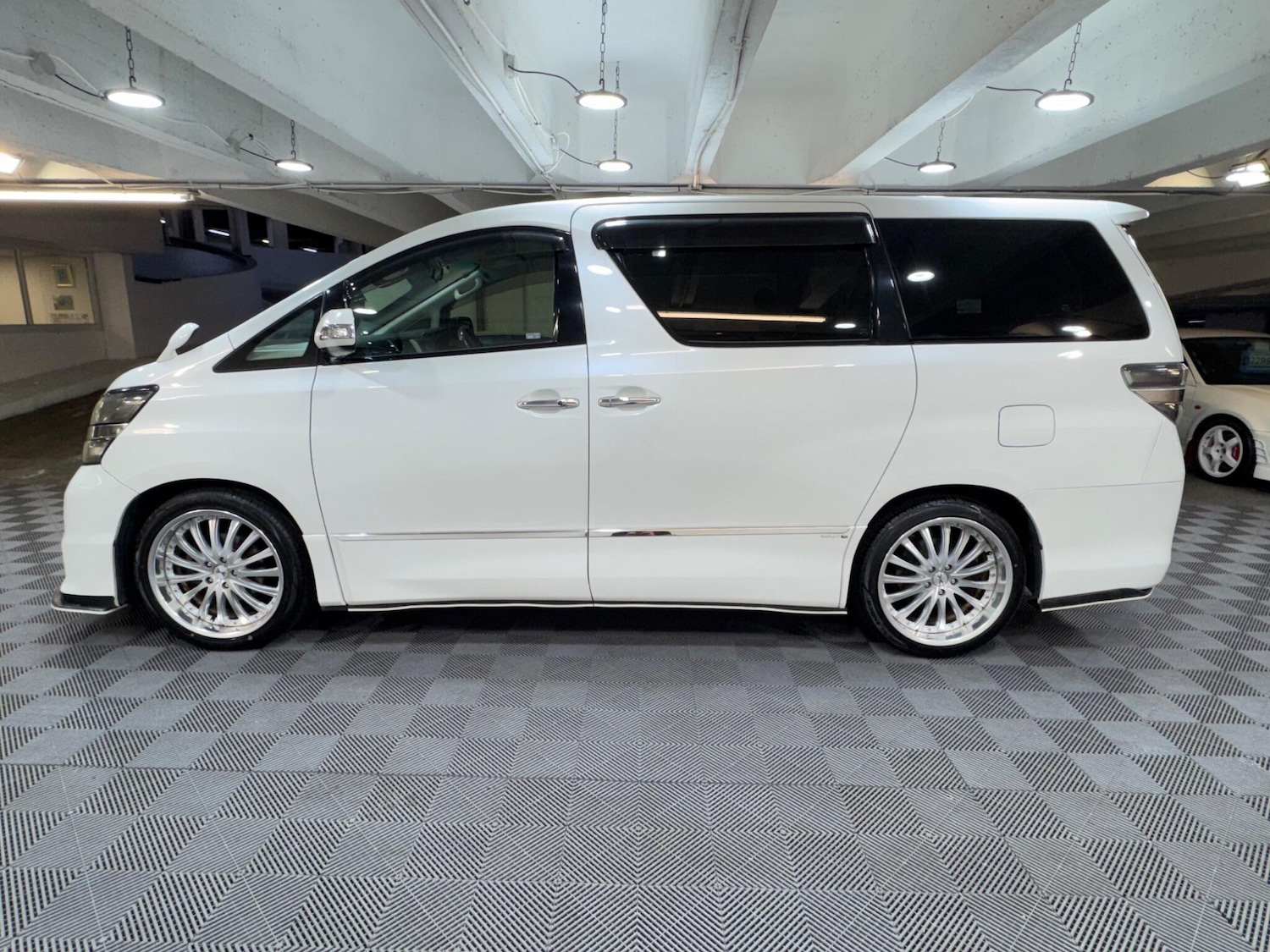 Used Toyota Vellfire for sale - 77351716: Photo 3