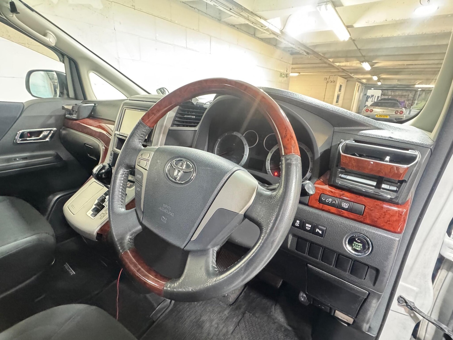 Used Toyota Vellfire for sale - 77351716: Photo 9