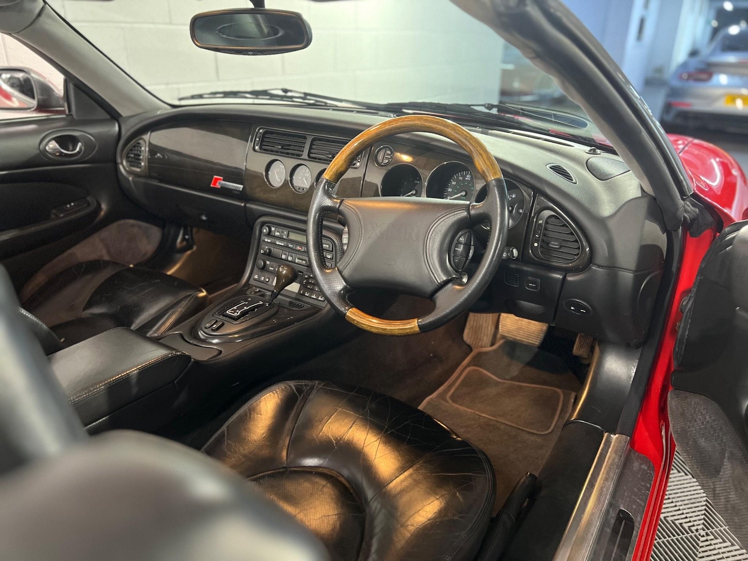 Used Jaguar XKR 1999 for sale - 76993470: Photo 8