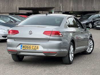 Used Volkswagen Passat 2016 for sale - 76990250: Photo