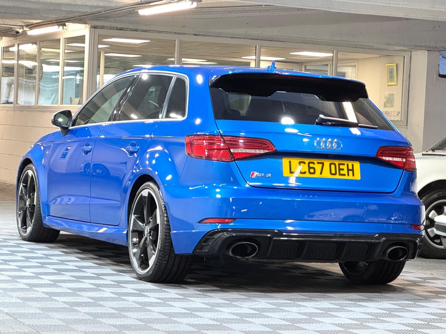 Used Audi RS3 2017 for sale - 77400674: Photo 3