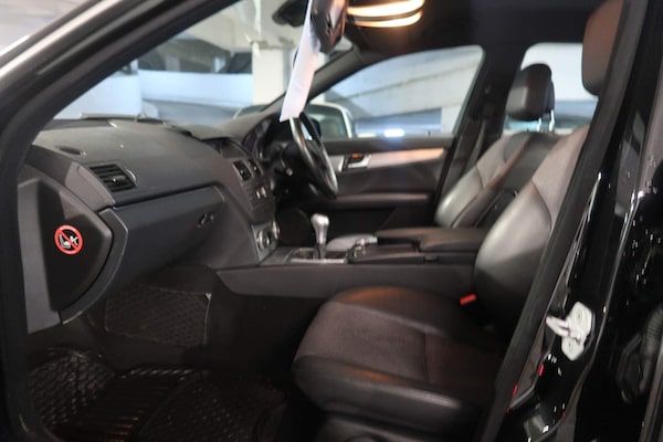 Used Mercedes-Benz C-Class 2011 for sale - 73133459: Photo 11