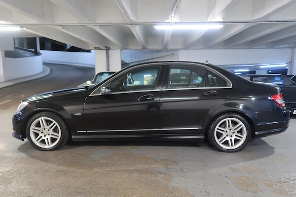 Used Mercedes-Benz C-Class 2011 for sale - 73133459: Photo 2