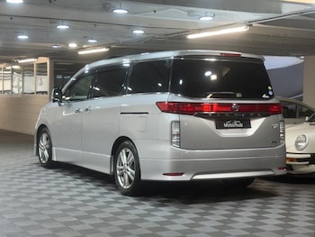 Used Nissan Elgrand 2011 for sale - 78100817: Photo