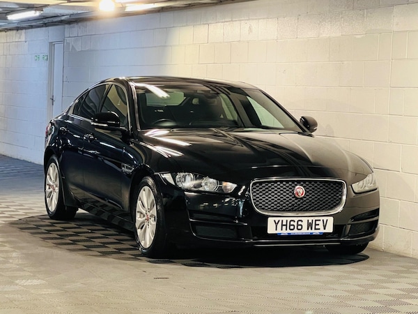 Used Jaguar XE 2016 for sale - 75449127: Photo 1