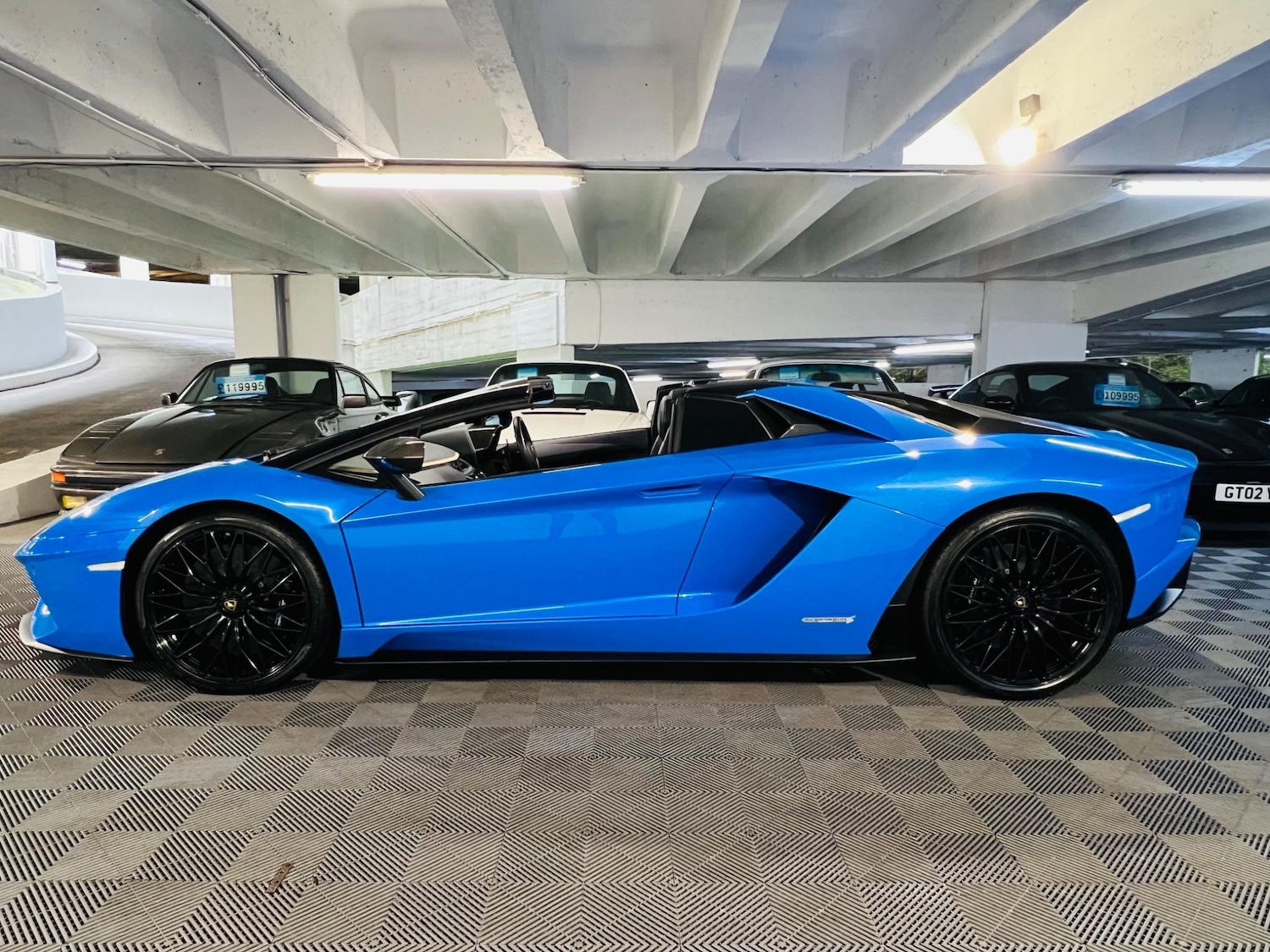 Used Lamborghini Aventador for sale - 76597494: Photo 2